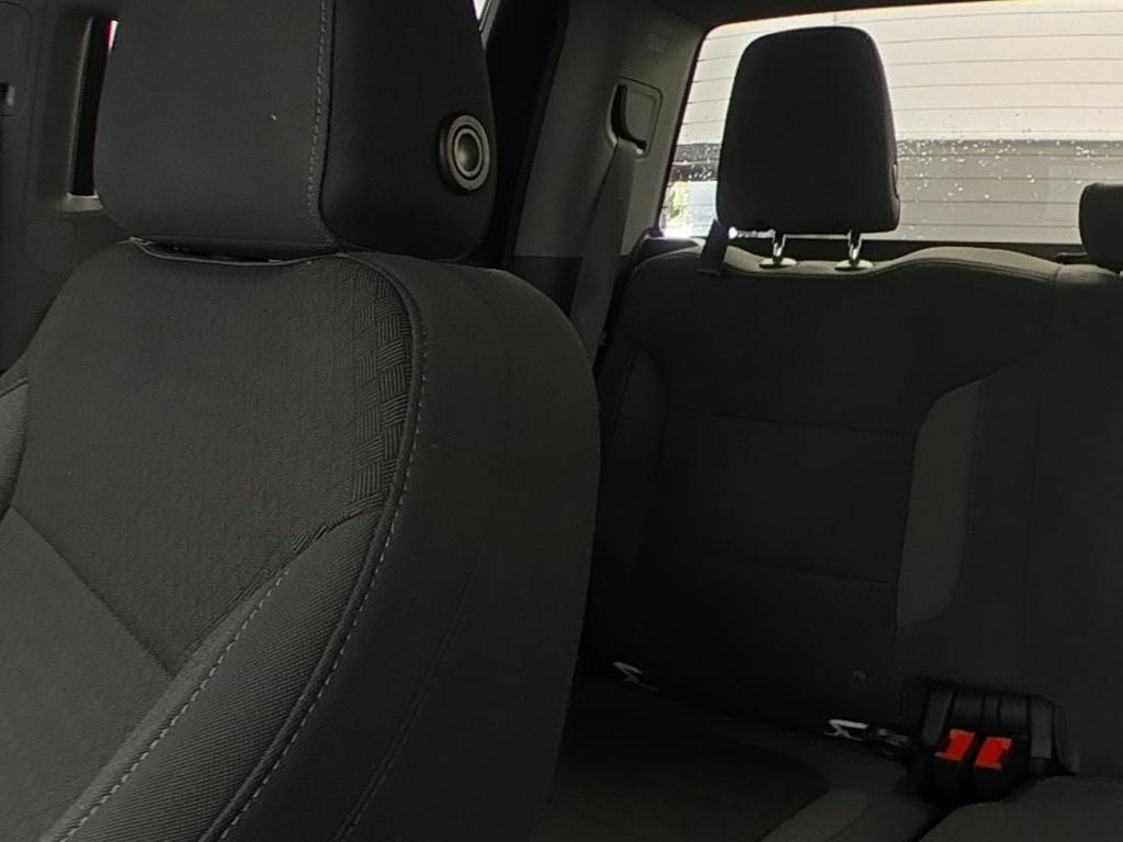Used 2020 Chevrolet Silverado 1500 LT w/ LT Value Package RWD image 9