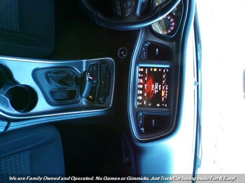 Used 2016 Dodge Challenger R/T w/ Blacktop Package image 29