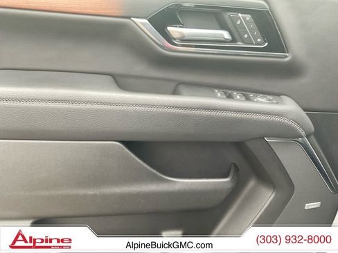 Used 2025 GMC Yukon Denali AWD/4WD image 20