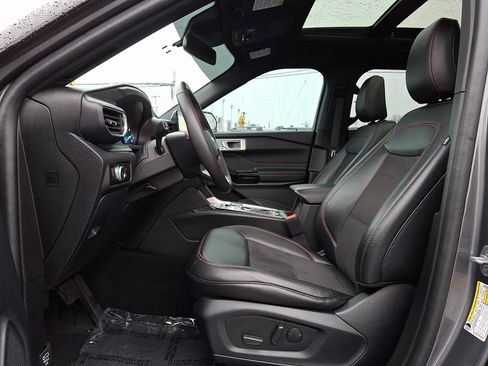 Certified 2023 Ford Explorer ST-Line w/ Class IV Trailer Tow Package image 14