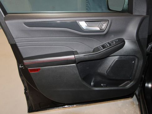 Used 2025 Ford Escape ST-Line Elite w/ Class II Trailer Tow Package image 5