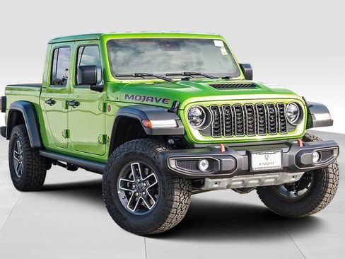New 2025 Jeep Gladiator Mojave image 2
