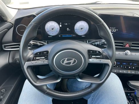 Used 2025 Hyundai Elantra SEL FWD image 24