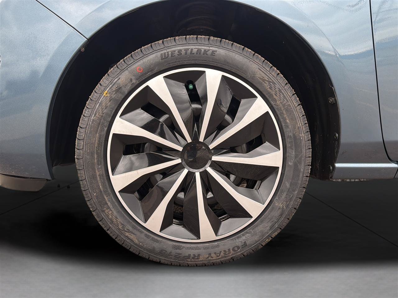 Used 2014 MAZDA MAZDA2 Sport FWD image 24
