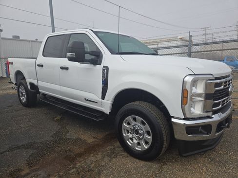 Used 2024 Ford F250 XLT w/ FX4 Off-Road Package image 2