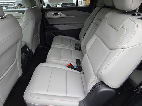 New 2026 Ford Explorer Active w/ Active Comfort Package RWD image 6