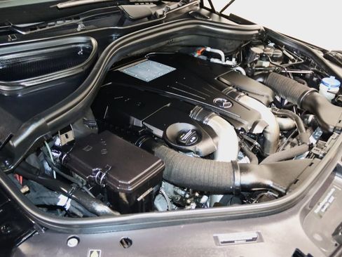 Used 2015 Mercedes-Benz GL 550 4MATIC image 83