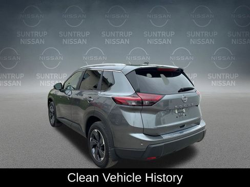 Used 2025 Nissan Rogue SV w/ SV Premium Package FWD image 4
