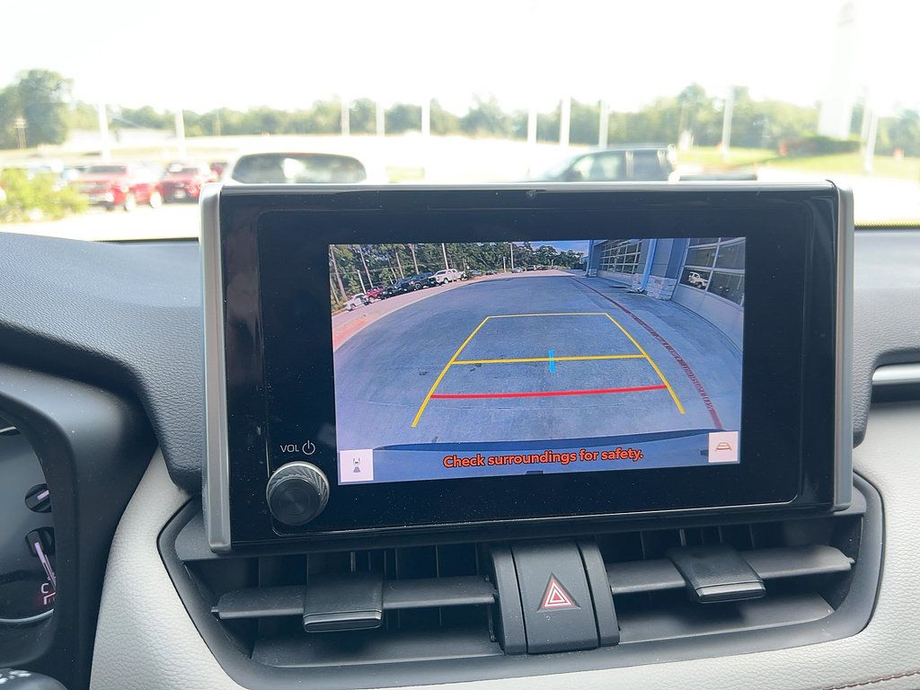 Used 2023 Toyota RAV4 XLE FWD image 11