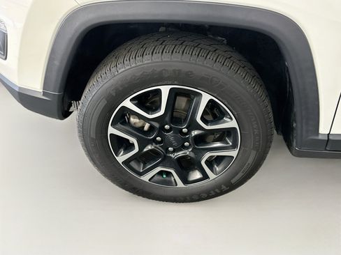 Used 2019 Jeep Compass Trailhawk w/ Cold Weather Group AWD/4WD image 11