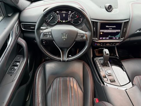 Used 2023 Maserati Levante GT AWD/4WD image 17