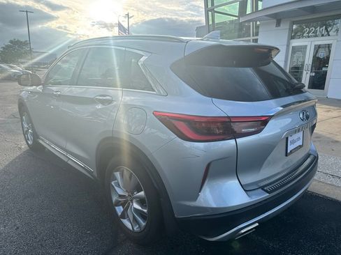Used 2019 INFINITI QX50 Luxe w/ Navigation Package FWD image 4