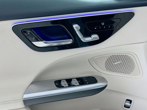 Used 2025 Mercedes-Benz C 300 Sedan image 18