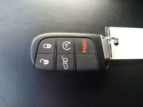 Used 2020 Jeep Grand Cherokee High Altitude image 28