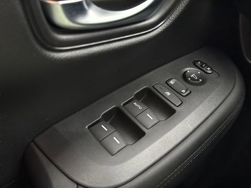 Certified 2023 Honda HR-V LX image 28