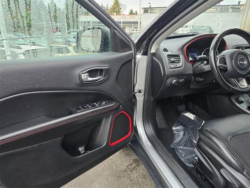 Used 2018 Jeep Compass Trailhawk image 21