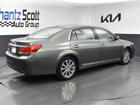 Used 2011 Toyota Avalon Limited FWD image 5