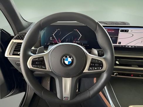 Used 2025 BMW X7 xDrive40i w/ M Sport Package AWD/4WD image 19