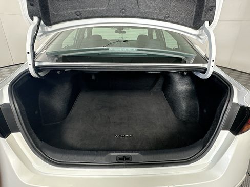 Used 2025 Nissan Altima 2.5 SV FWD image 26