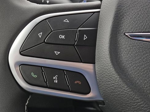 New 2026 Chrysler Pacifica Select FWD image 17