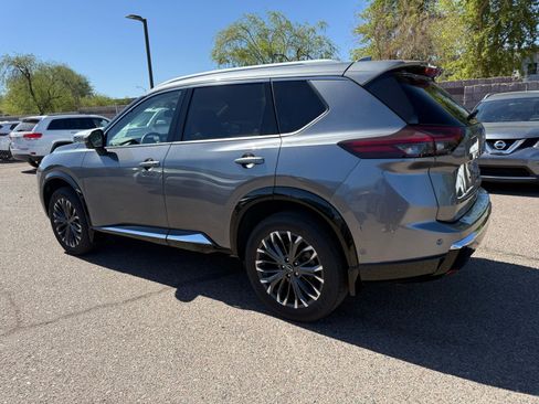 Used 2024 Nissan Rogue Platinum w/ Platinum Premium Package FWD image 7