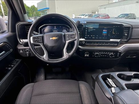 Used 2024 Chevrolet Silverado 1500 LT AWD/4WD image 17