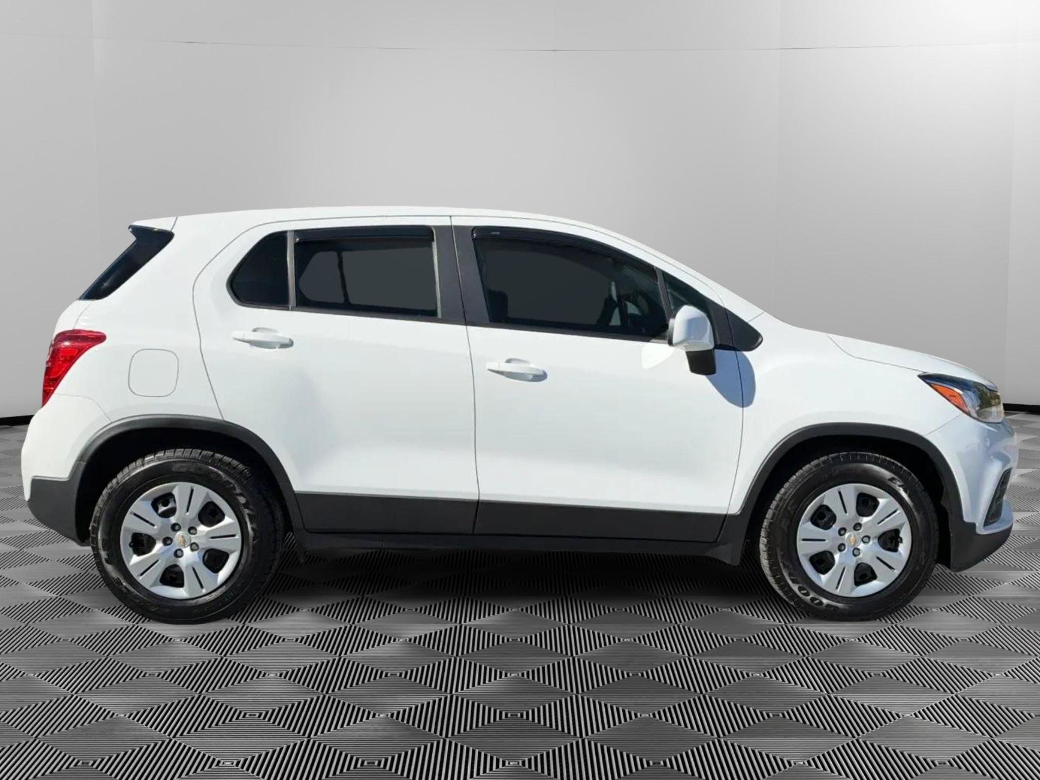 Used 2017 Chevrolet Trax LS FWD image 6