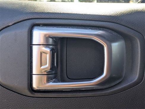 Used 2023 Jeep Wrangler Unlimited Rubicon w/ Cold Weather Group image 25