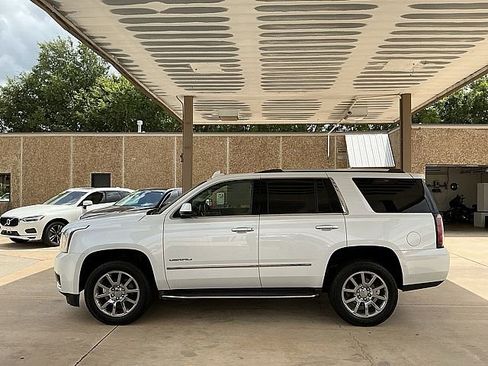 Used 2017 GMC Yukon Denali w/ Open Road Package AWD/4WD image 8