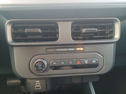 New 2025 Ford Maverick XL image 26