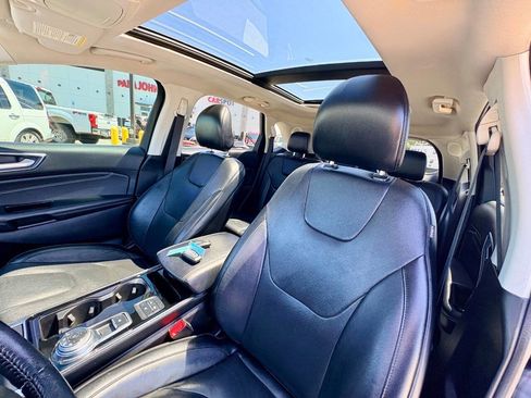 Used 2019 Ford Edge Titanium w/ Equipment Group 301A AWD/4WD image 11