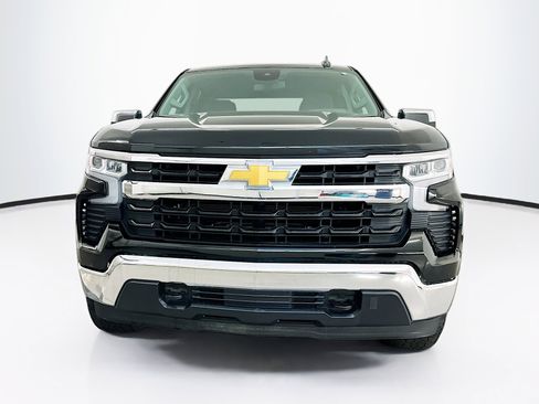 Used 2023 Chevrolet Silverado 1500 LT AWD/4WD image 2