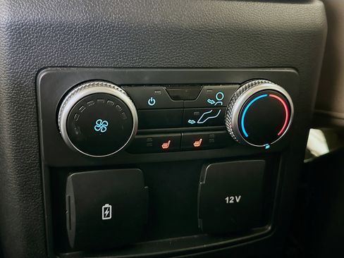 Used 2024 Ford Explorer Limited image 28