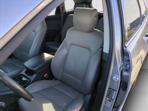Used 2017 Hyundai Santa Fe Limited image 17