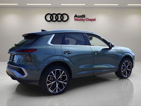 New 2026 Audi Q3 quattro 2.0T AWD/4WD image 5