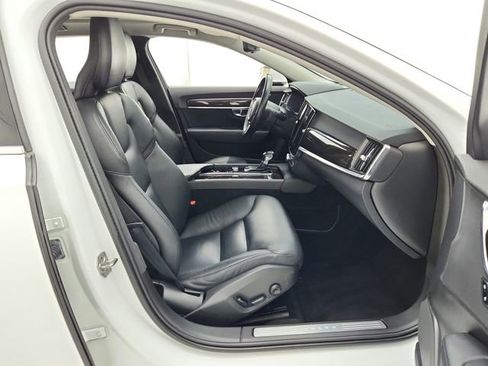 Used 2019 Volvo S90 T5 Momentum image 26