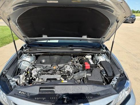 Used 2020 Toyota Camry XSE FWD image 6