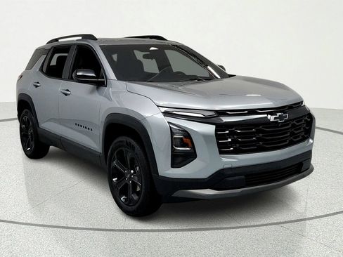 Used 2026 Chevrolet Equinox LT w/ Convenience Package II FWD image 7