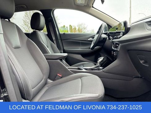 Certified 2025 Buick Encore GX Preferred FWD image 25