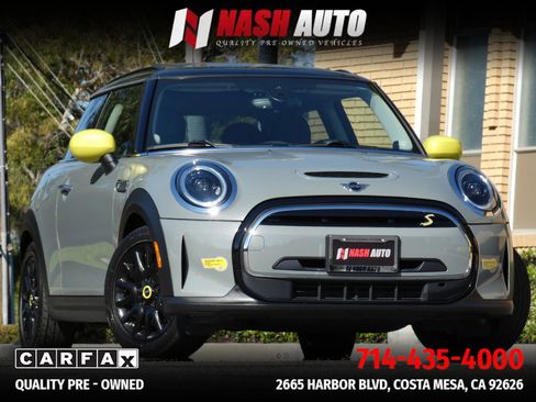 Used 2022 MINI Cooper SE image 1