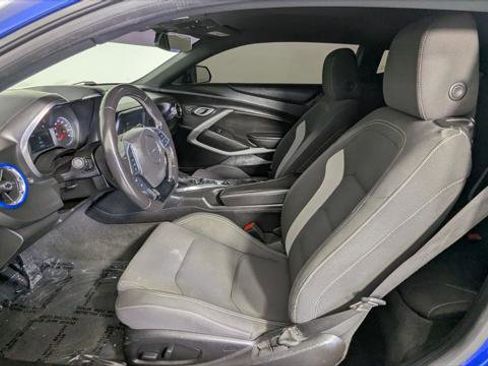 Used 2018 Chevrolet Camaro LT image 14