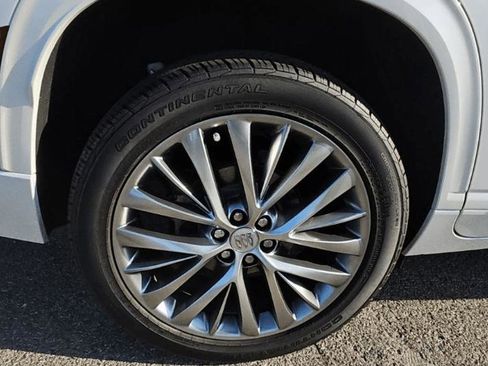 Used 2025 Buick Enclave Avenir w/ Super Cruise Package image 8