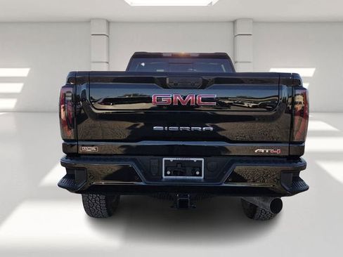 Used 2026 GMC Sierra 2500 AT4 AWD/4WD image 4