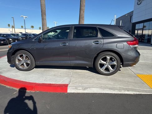 Used 2010 Toyota Venza AWD image 10