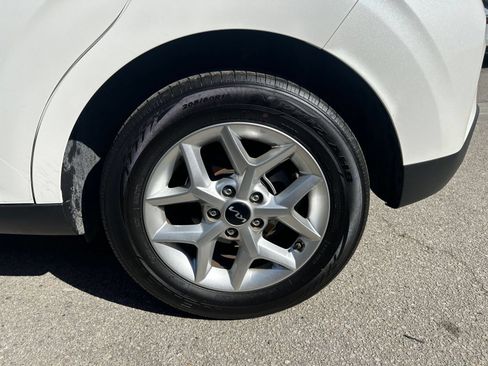 Used 2025 Kia Soul LX w/ LX Technology Package FWD image 27