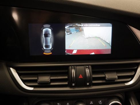 Used 2024 Alfa Romeo Giulia Veloce image 30