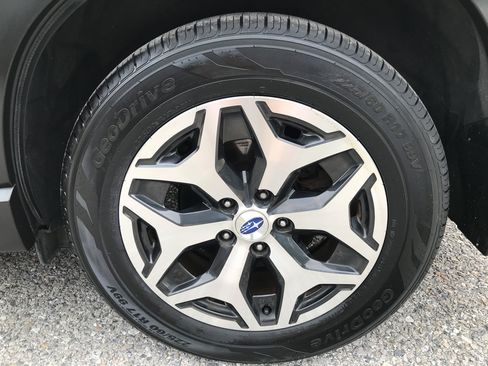 Used 2020 Subaru Forester Premium AWD/4WD image 11