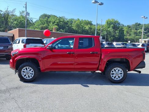 Used 2025 Toyota Tacoma SR AWD/4WD image 7