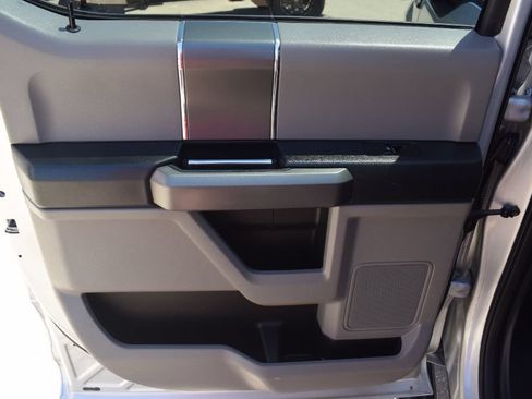 Used 2017 Ford F150 XLT w/ Equipment Group 302A Luxury RWD image 9