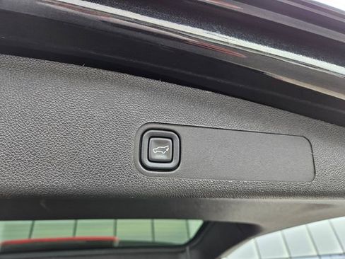 Used 2013 GMC Yukon Denali AWD/4WD image 11